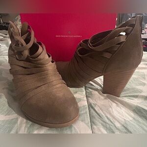Size 9 suede brown booties